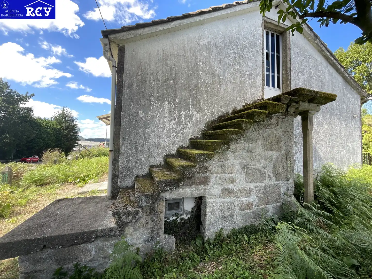 Vista exterior de Finca rústica en venda en Santiago de Compostela  amb Jardí privat i Traster