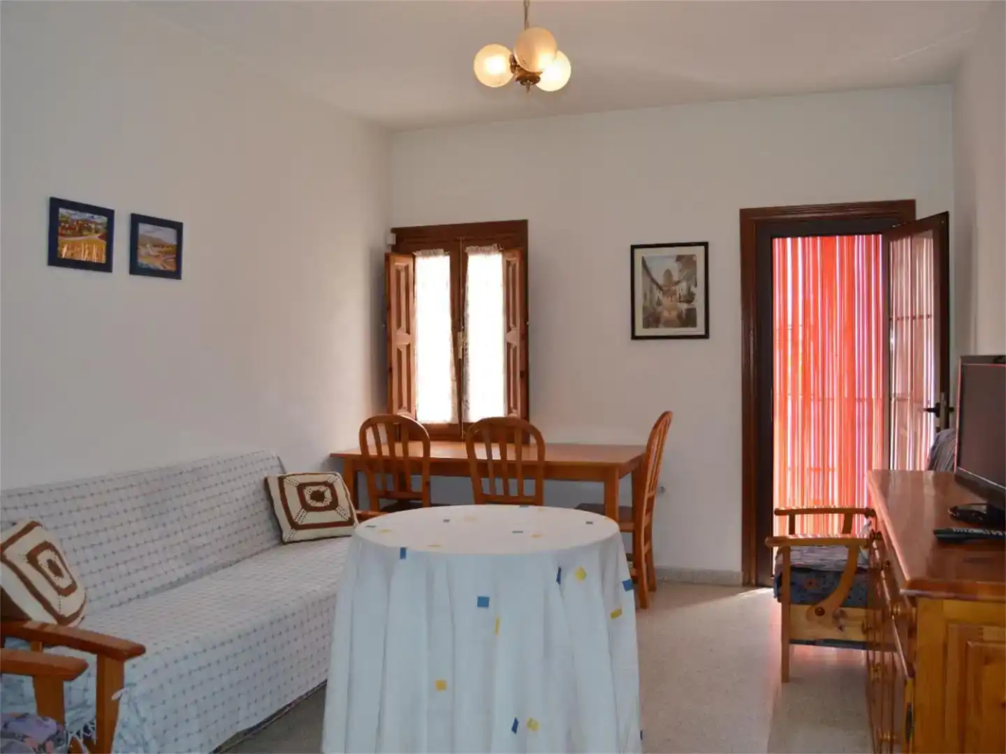 Sala d'estar de Apartament de lloguer en Siles amb Aire condicionat, Moblat i Forn