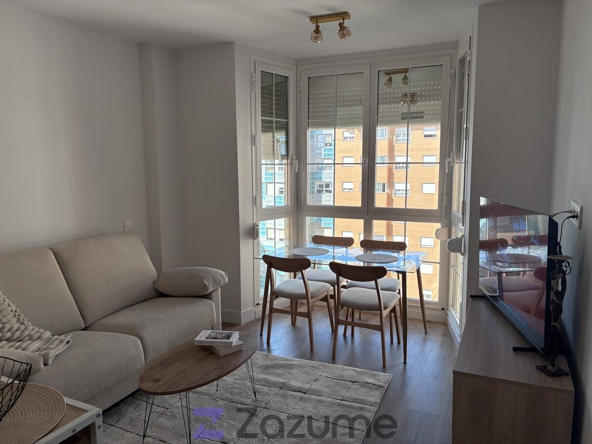 Sala d'estar de Pis de lloguer en  Madrid Capital amb Piscina, Moblat i Forn