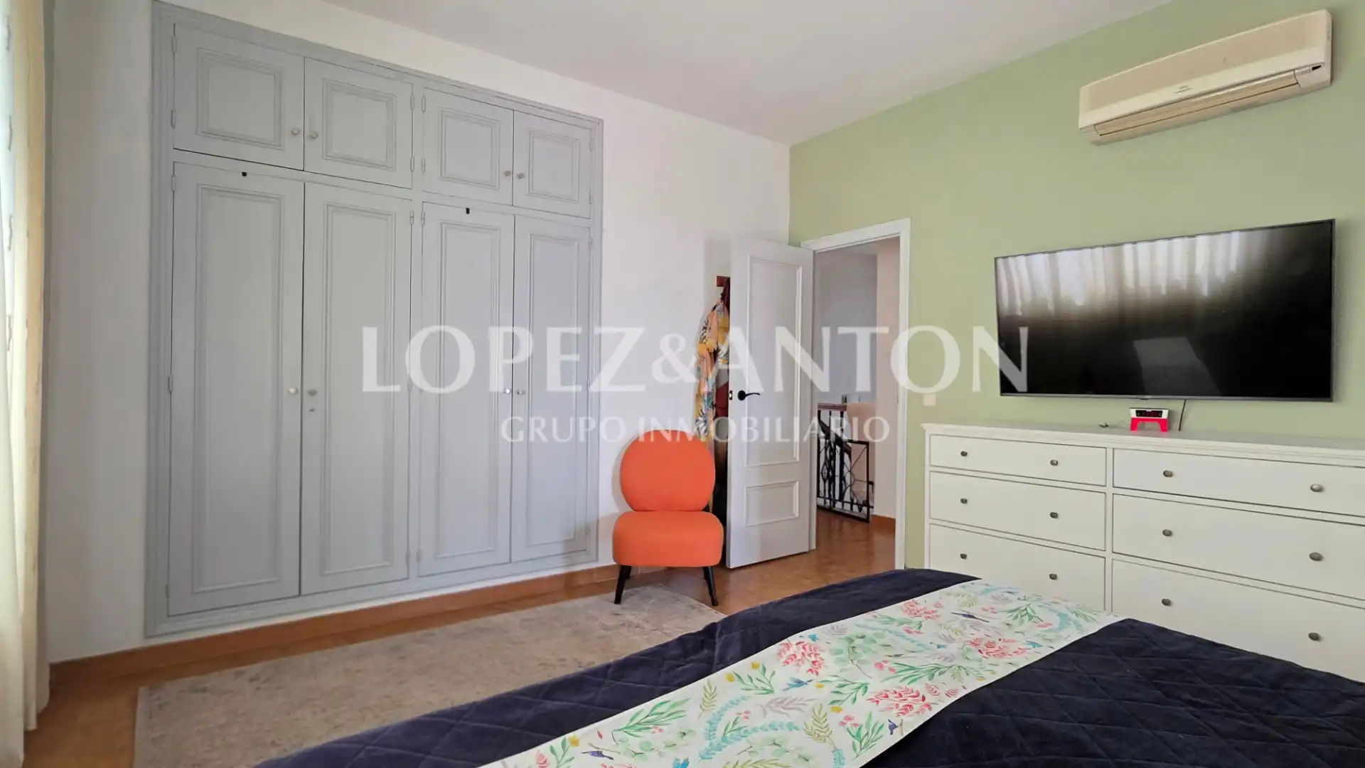Habitación de Casa o chalet en venta en Paterna con Aire acondicionado, Jardín privado y Terraza