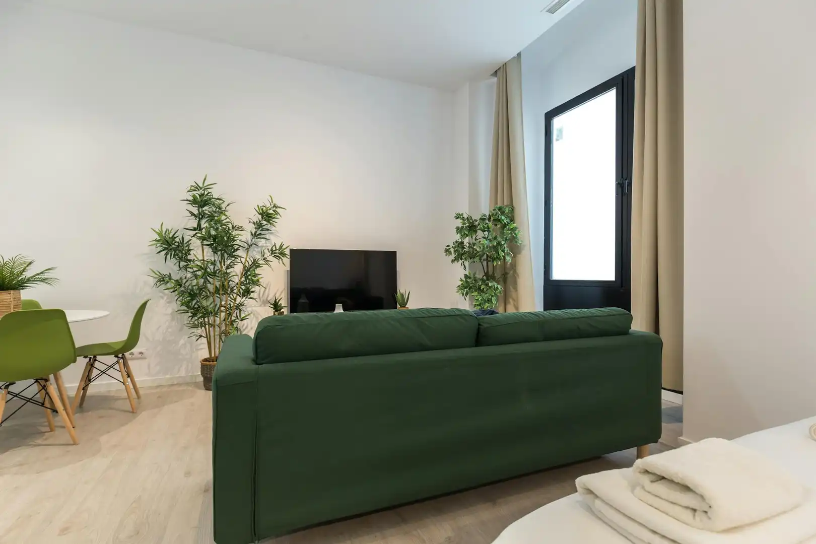 Living room of Flat for rent in Barcelona  with Air Conditioner, Heating and Furnished