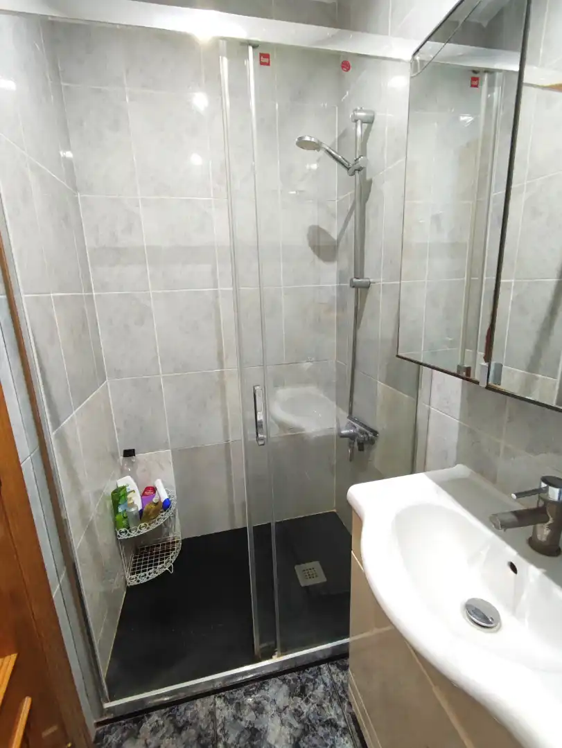 Baño de Piso en venta en Badalona con Aire acondicionado, Calefacción y Horno