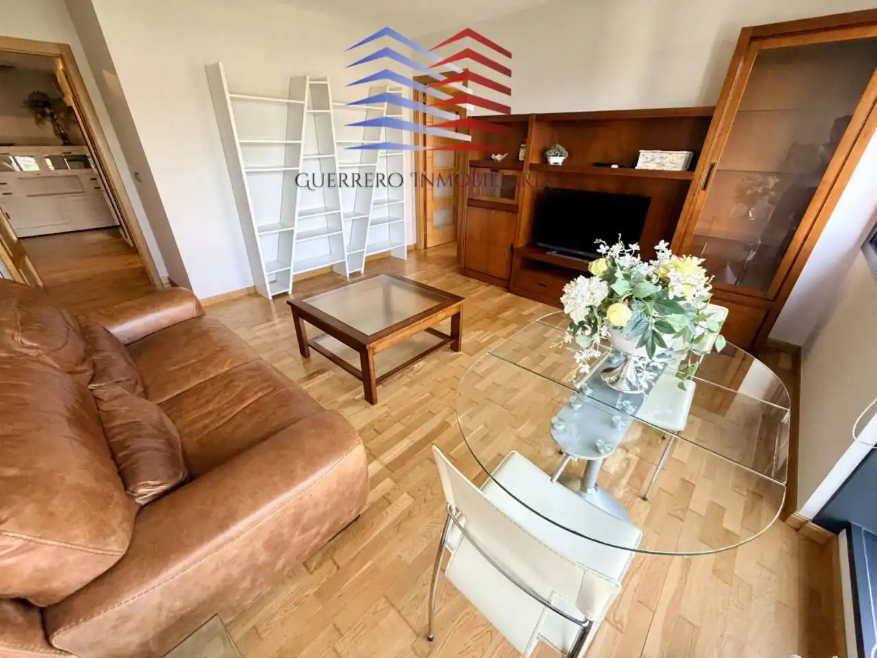 Sala d'estar de Apartament en venda en Ourense Capital  amb Calefacció, Parquet i Traster