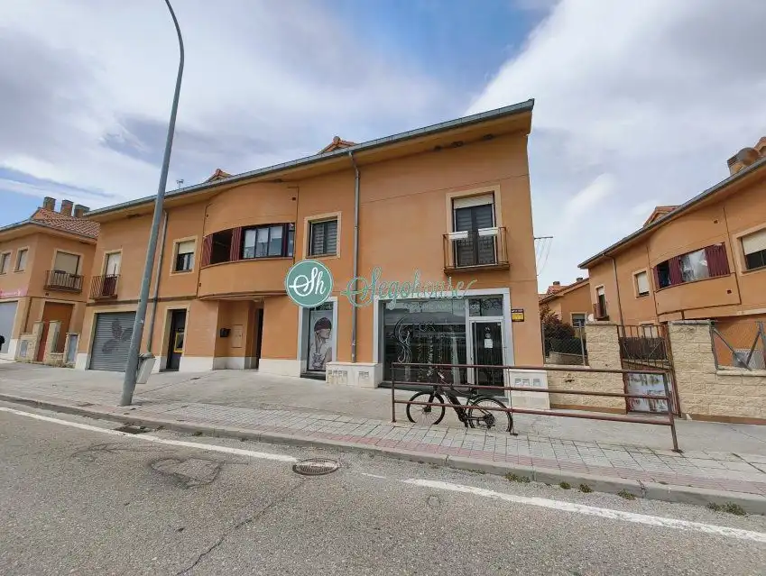 Vista exterior de Piso en venta en Torrecaballeros con Calefacción, Terraza y Amueblado