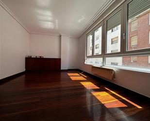 Sala d'estar de Pis de lloguer en Santander amb Calefacció i Parquet