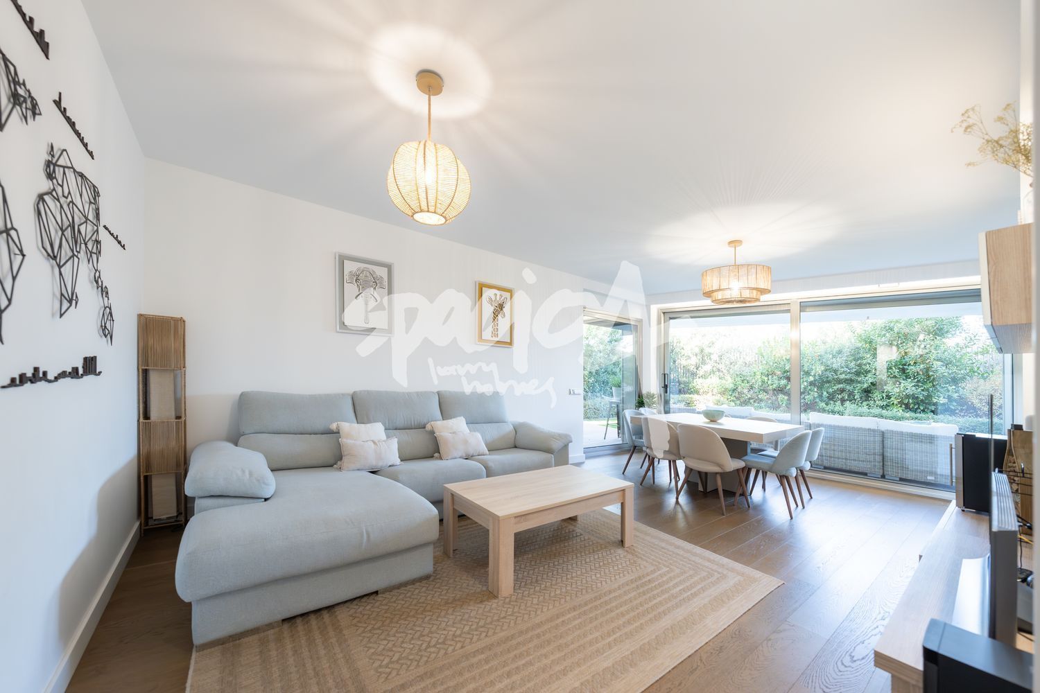 Sala d'estar de Pis en venda en Pozuelo de Alarcón amb Aire condicionat, Jardí privat i Terrassa