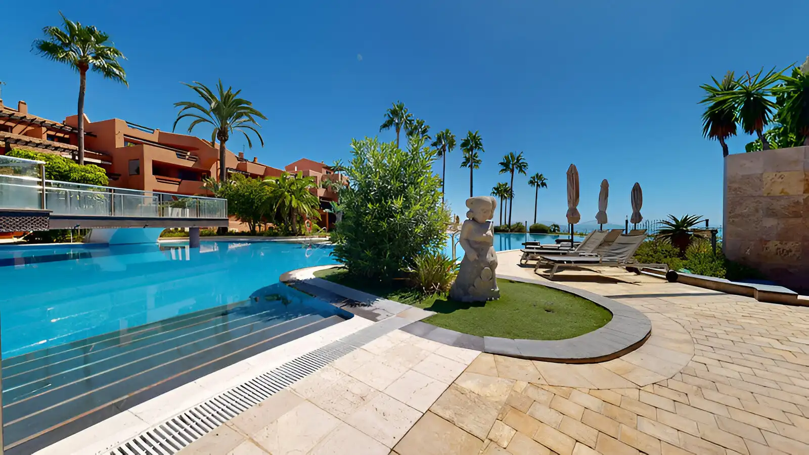 Apartament amb terrassa en venda a Estepona Pueblo