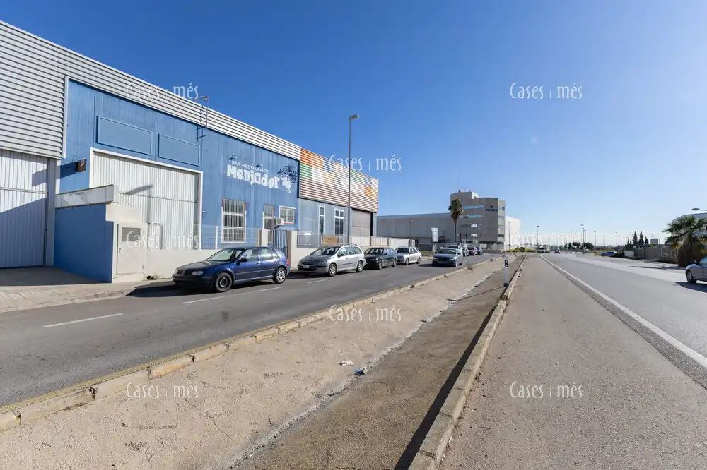 Exterior view of Industrial buildings for sale in Náquera