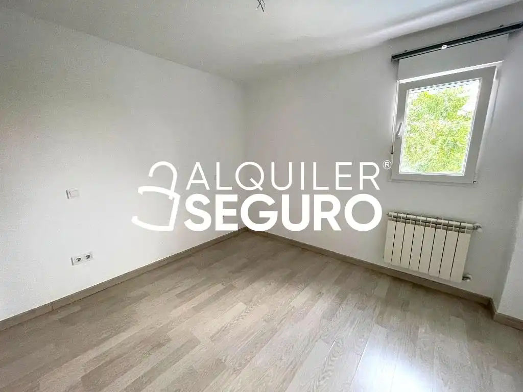 Schlafzimmer von Wohnung zur Miete in Madrid mit Klimaanlage und Heizung