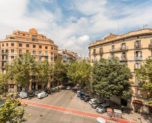 Vista exterior de Edifici en venda en  Barcelona Capital