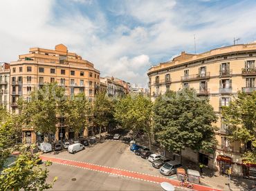 Wohngebäude mit Aufzug zum Verkauf in Carrer de Provença