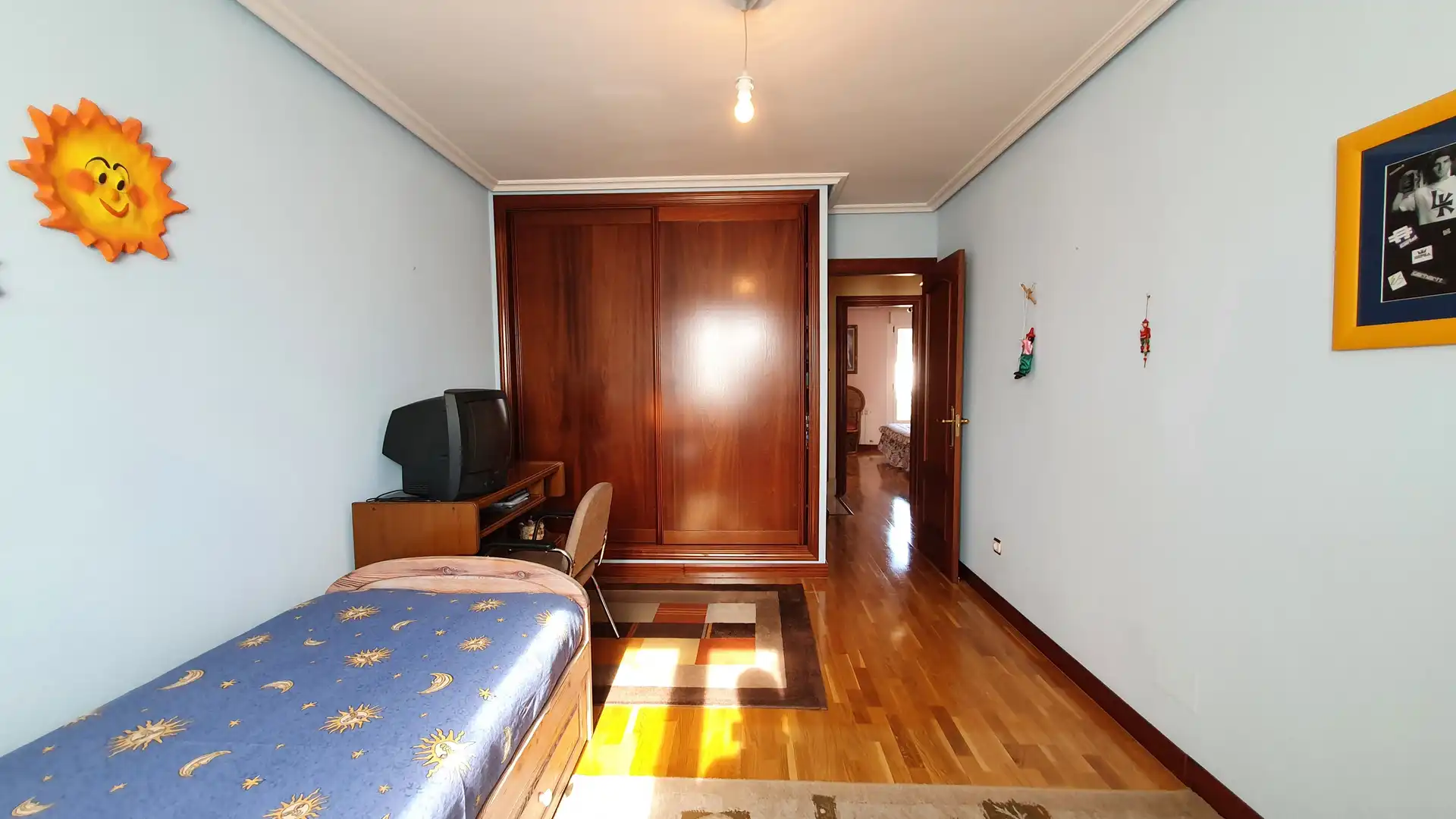 Dormitori de Casa adosada en venda en Dueñas amb Calefacció, Parquet i Terrassa