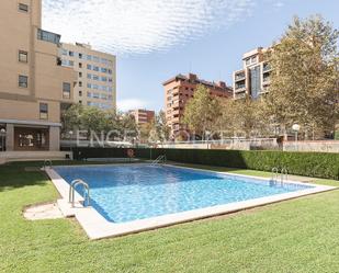 Swimming pool of Apartment to rent in  Valencia Capital  with Air Conditioner and Swimming Pool