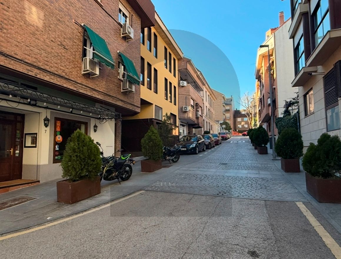 Vista exterior de Casa o xalet en venda en Las Rozas de Madrid amb Calefacció, Jardí privat i Traster