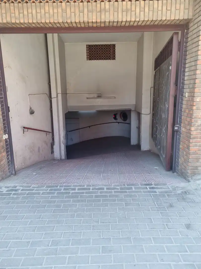 Aparcament de Garatge de lloguer en San Pablo - Santa Justa