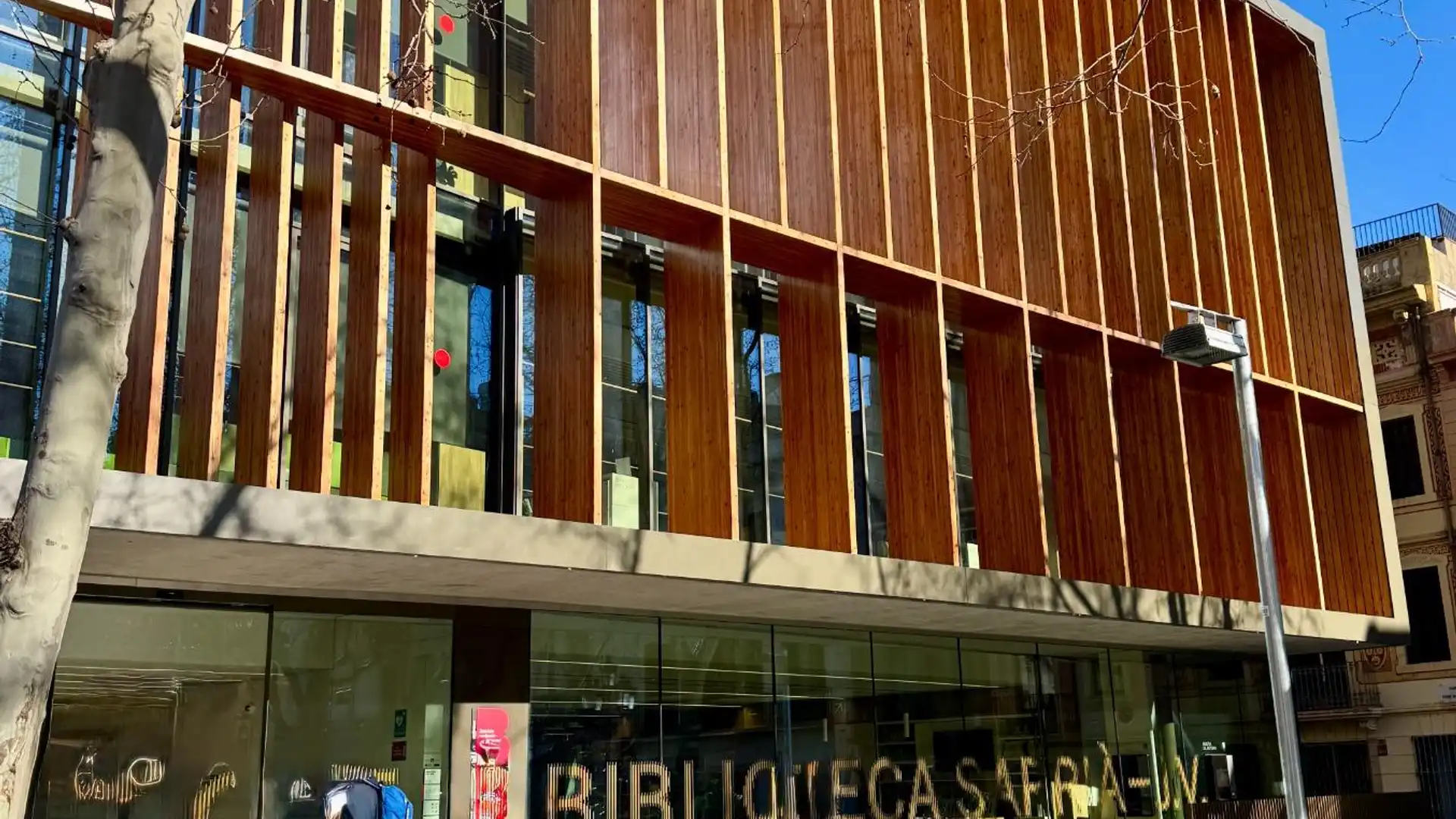 Exterior view of Flat for sale in  Barcelona Capital  with Parquet flooring