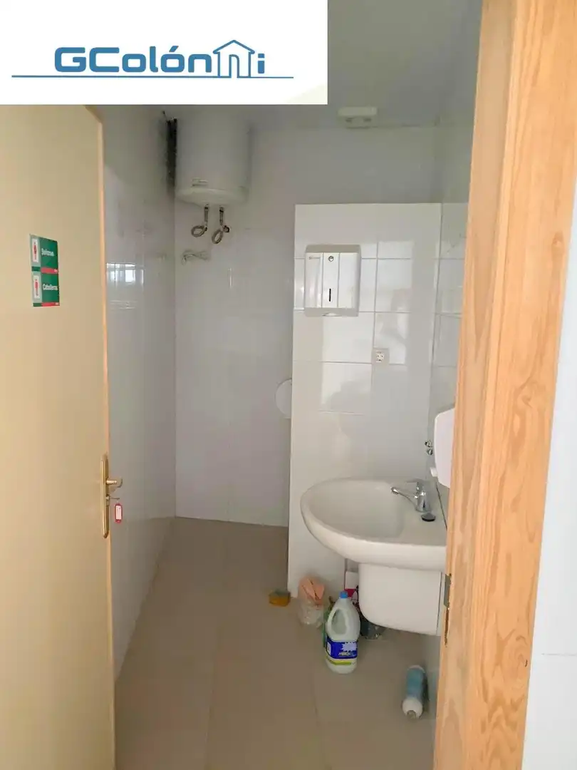 Bathroom of Commercial properties for sale in Zújar