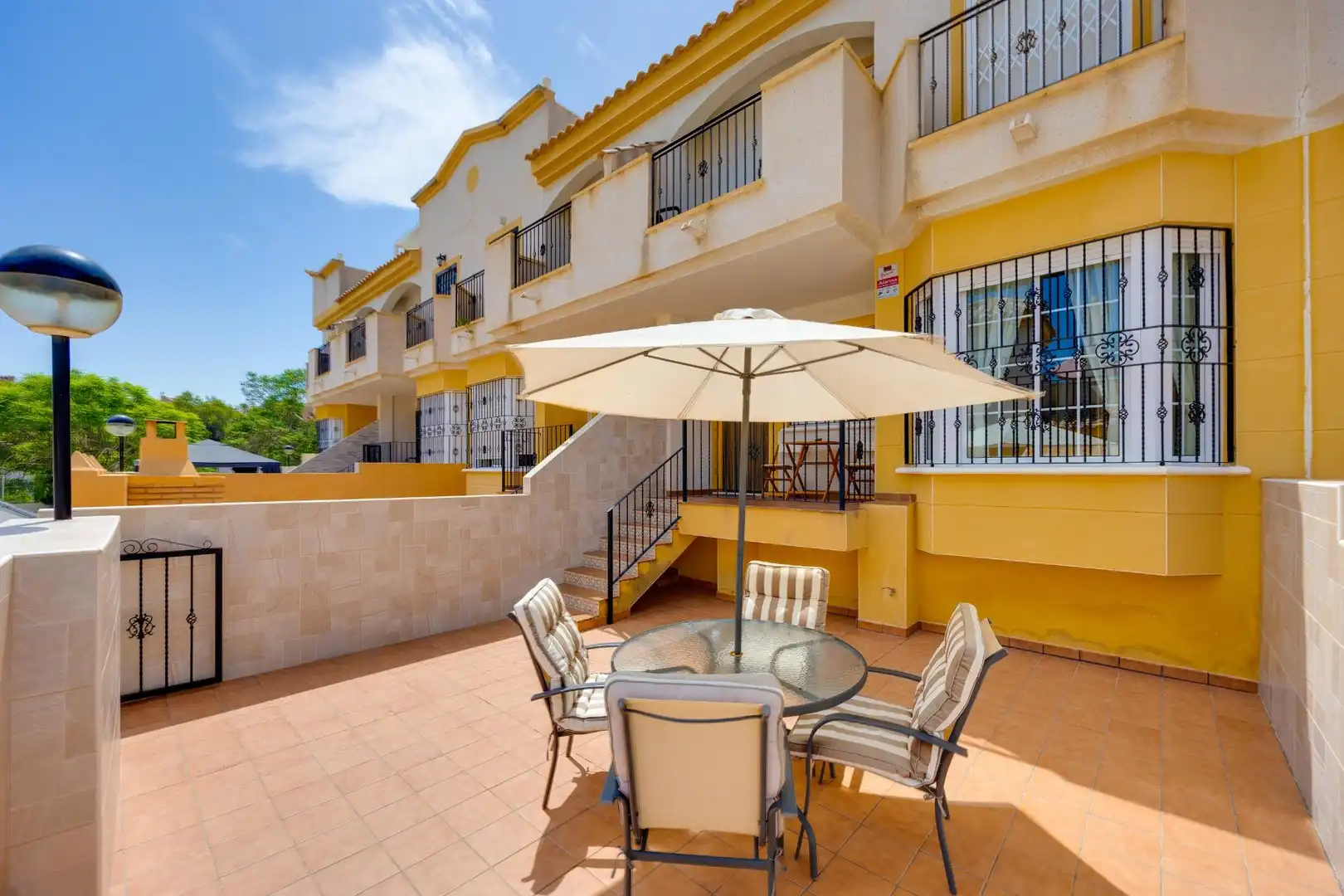 Terrassa de Casa o xalet en venda en Torrevieja amb Jardí privat, Terrassa i Moblat