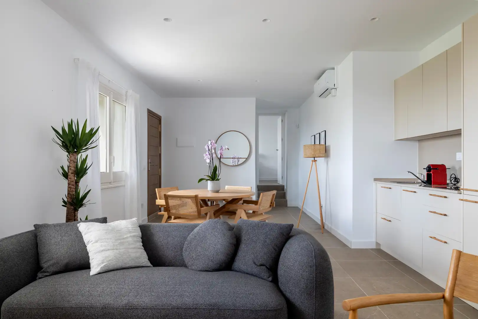 Sala d'estar de Casa o xalet en venda en Sant Cebrià de Vallalta amb Aire condicionat, Calefacció i Jardí privat