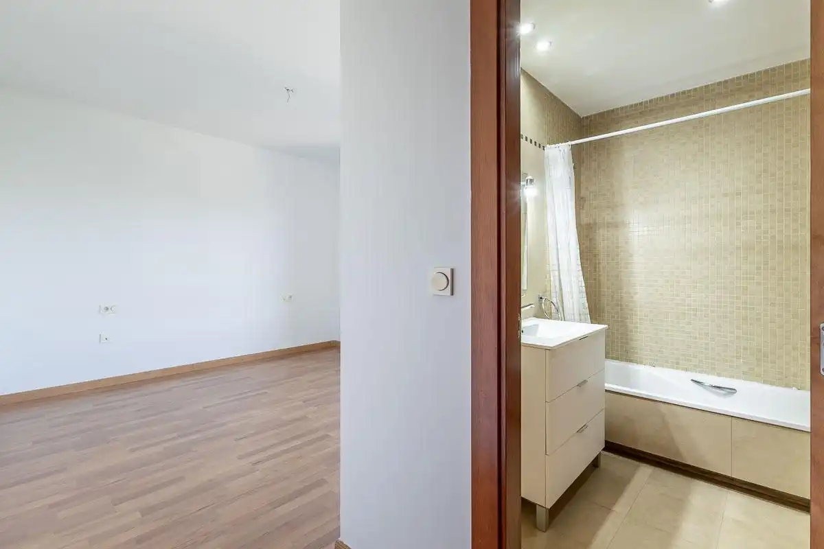 Habitación de Piso de alquiler en Granada con Calefacción, Terraza y Trastero