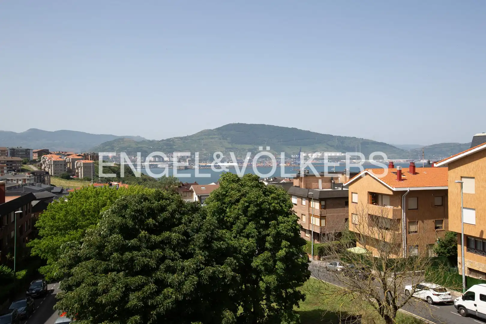 Vista exterior de Àtic en venda en Getxo  amb Calefacció i Terrassa