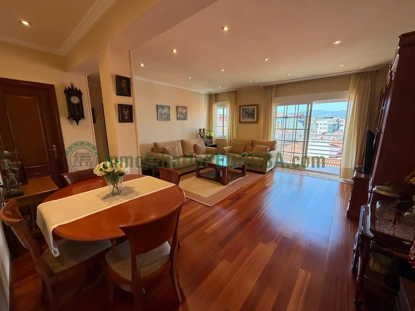 Apartamento en venta en JOAQUIN COSTA, Zona de Plaza de Barcelos