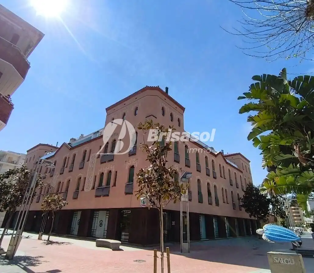 Piso con piscina en venta en Carrer de Joan Miró