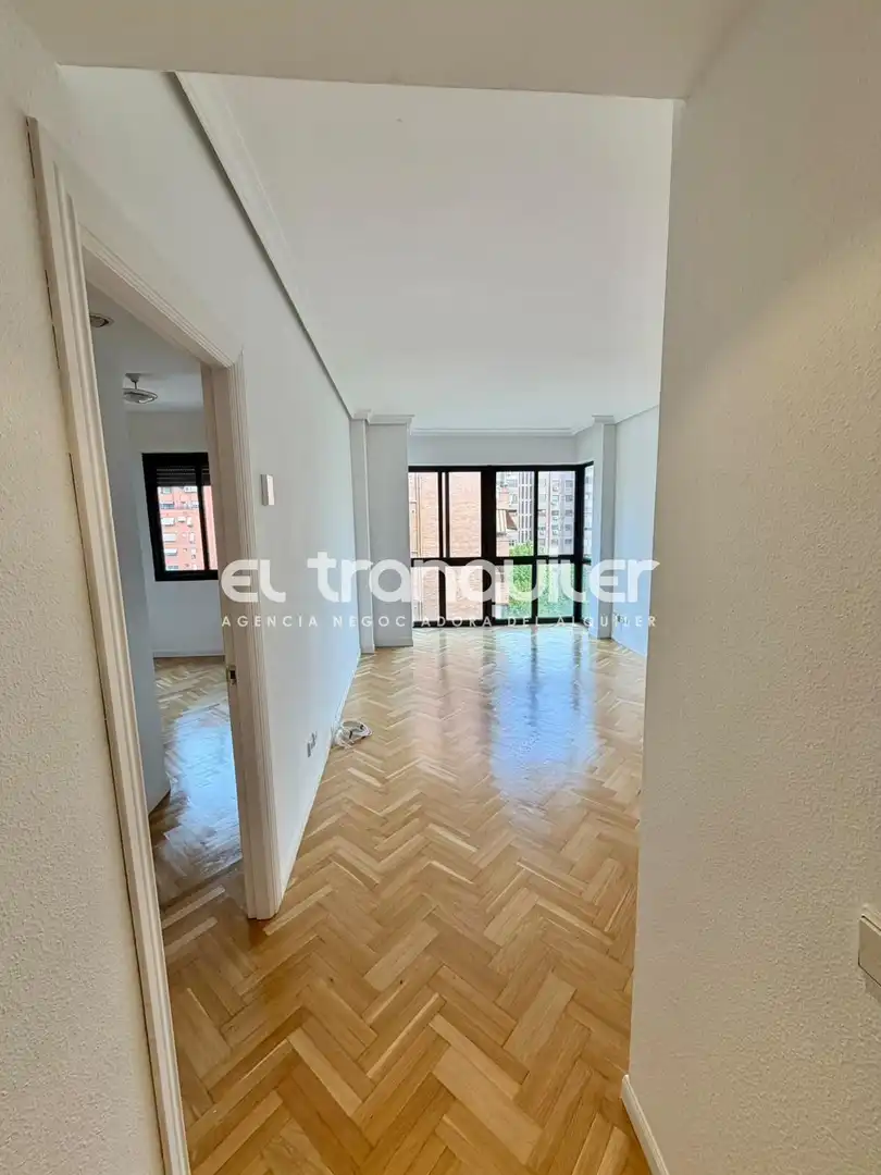 Bedroom of Flat for rent in Madrid  with Air Conditioner and Washing machine