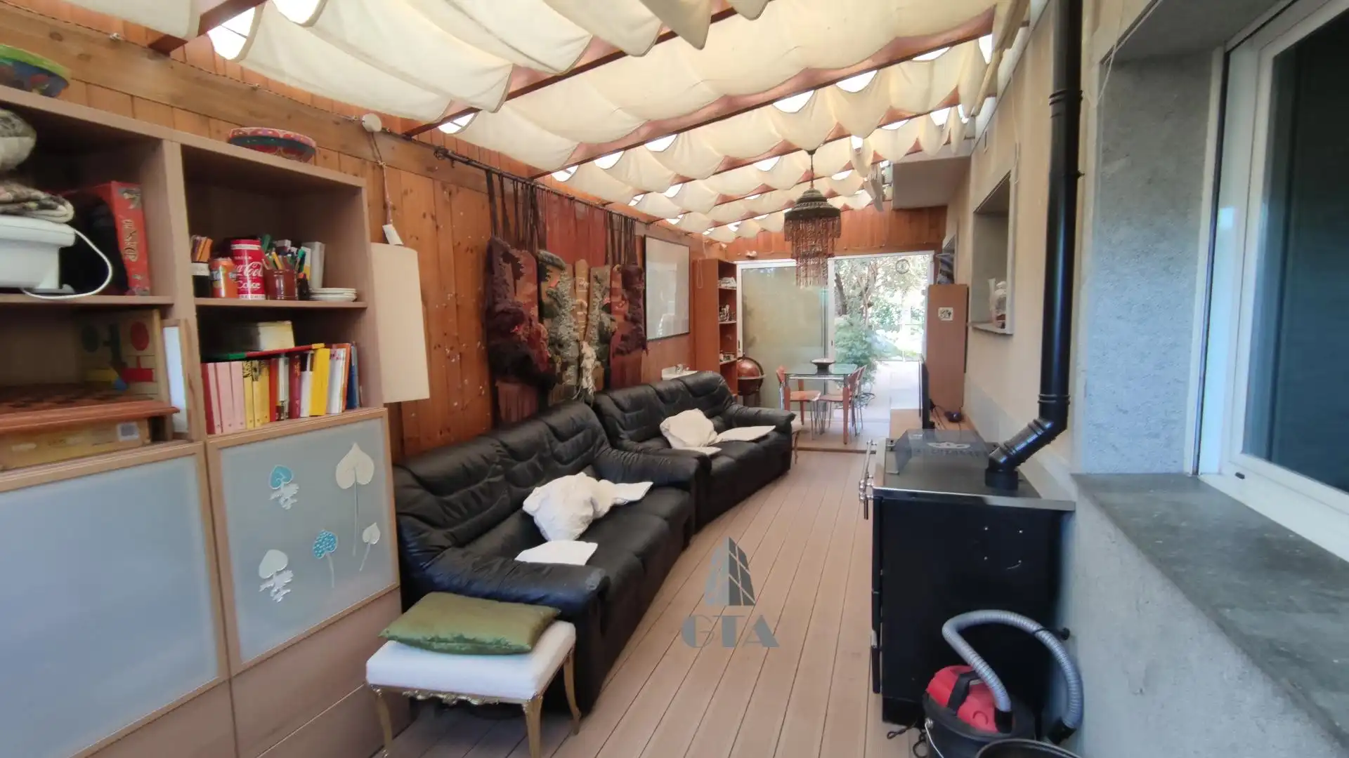 Living room of Houses for sale in Sant Cugat del Vallès  with Heating, Private garden and Terrace