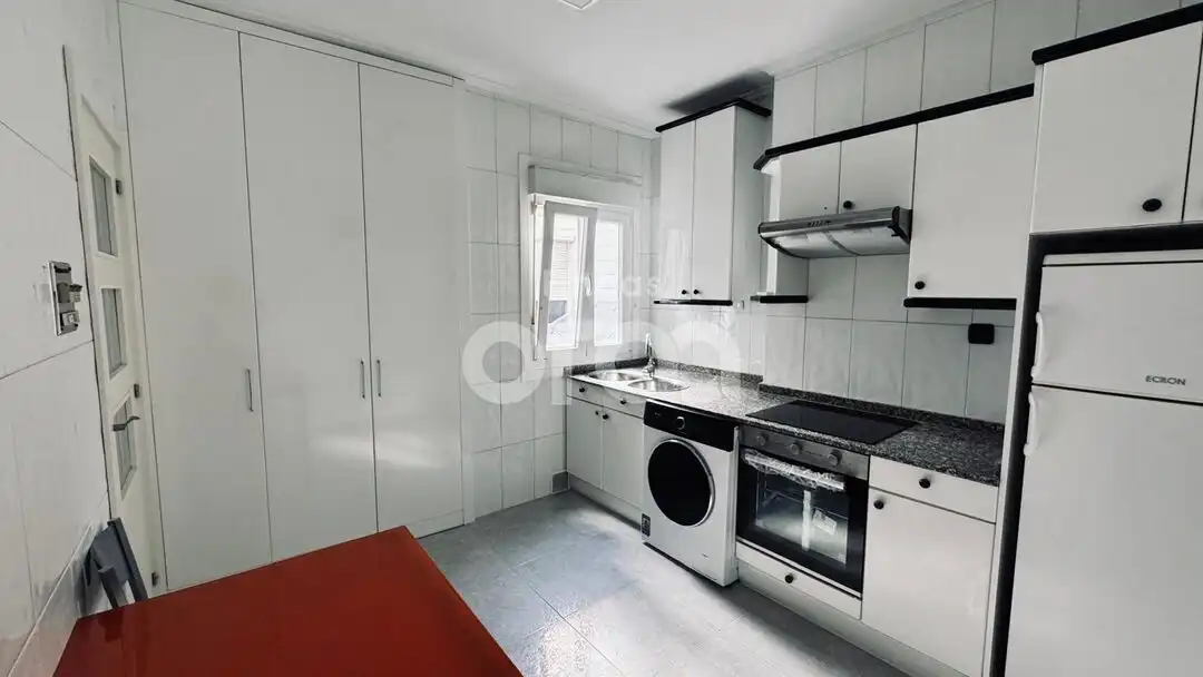 Kitchen of Flat for sale in Santurtzi   with Heating, Furnished and Balcony