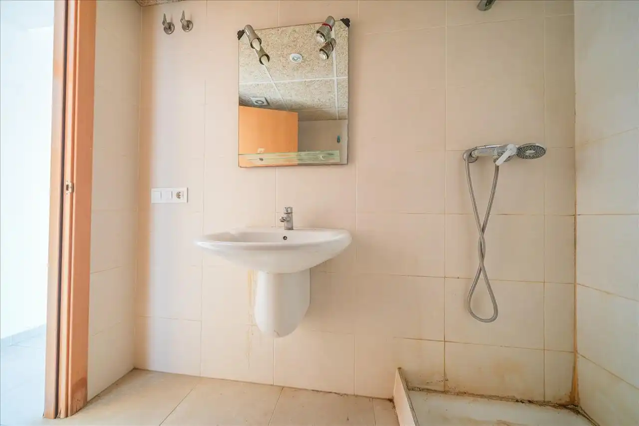 Baño de Piso en venta en Celrà con Balcón