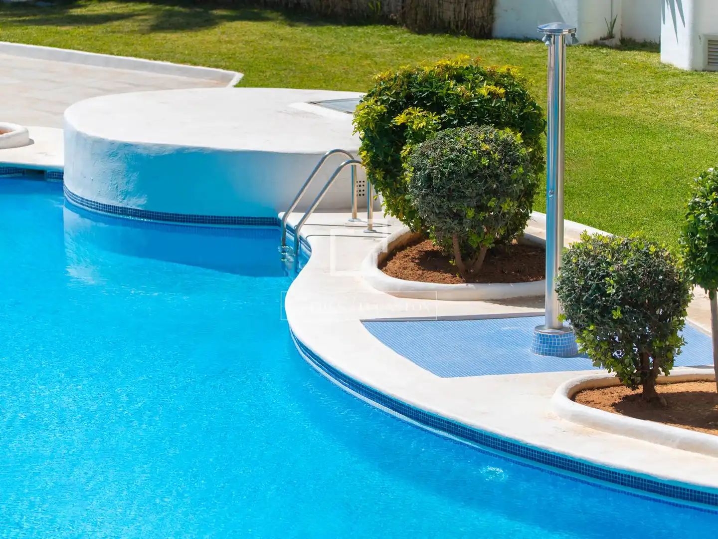 Schwimmbecken von Wohnung zum Verkauf in Eivissa mit Klimaanlage, Heizung und Privatgarten