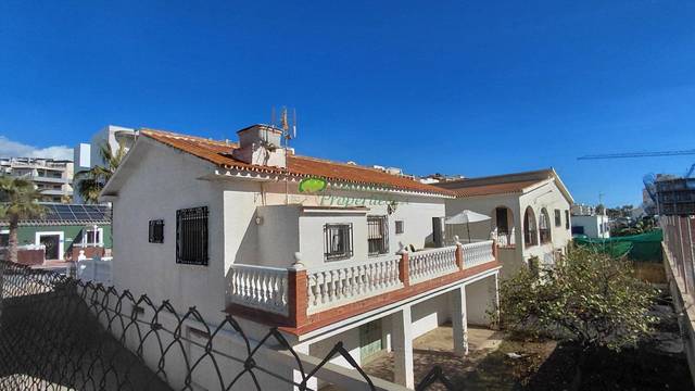 Casa-chalet en Venta en Laguna Beach