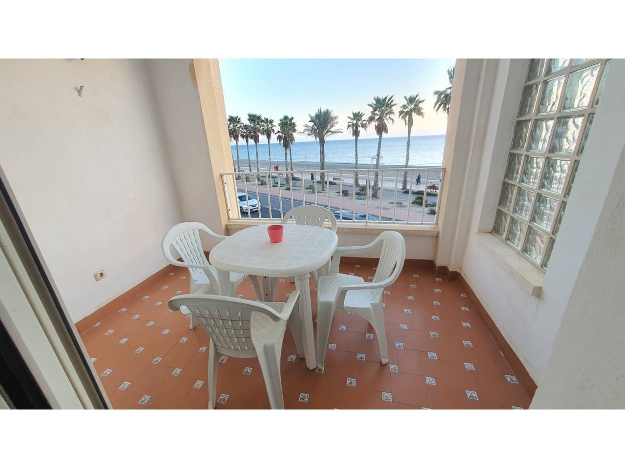 Dormitori de Pis de lloguer en  Almería Capital amb Terrassa i Moblat