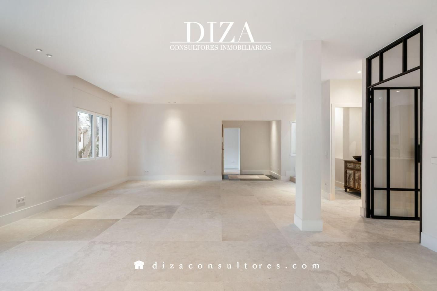 Vista exterior de Casa o xalet de lloguer en  Madrid Capital amb Aire condicionat, Jardí privat i Terrassa