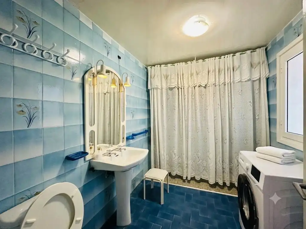 Bathroom of Houses for sale in Alange  with Storage room