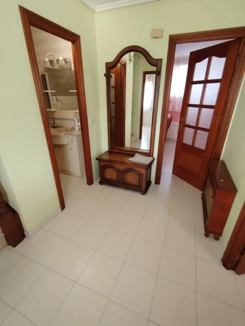 Casa o chalet de alquiler en Oleiros con Calefacción, Jardín privado y Parquet