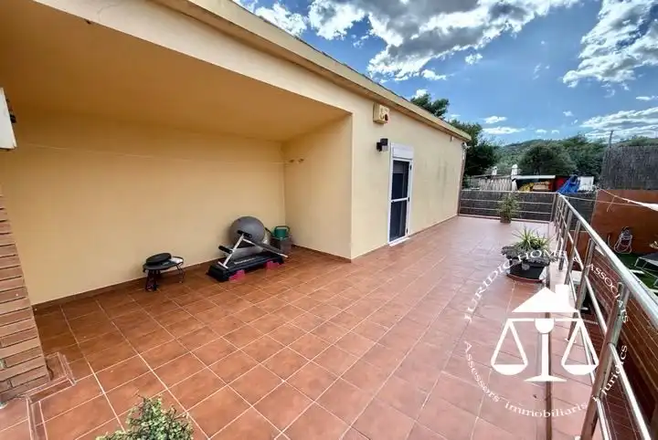 Terrassa de Casa o xalet en venda en Sant Boi de Llobregat amb Aire condicionat, Calefacció i Jardí privat