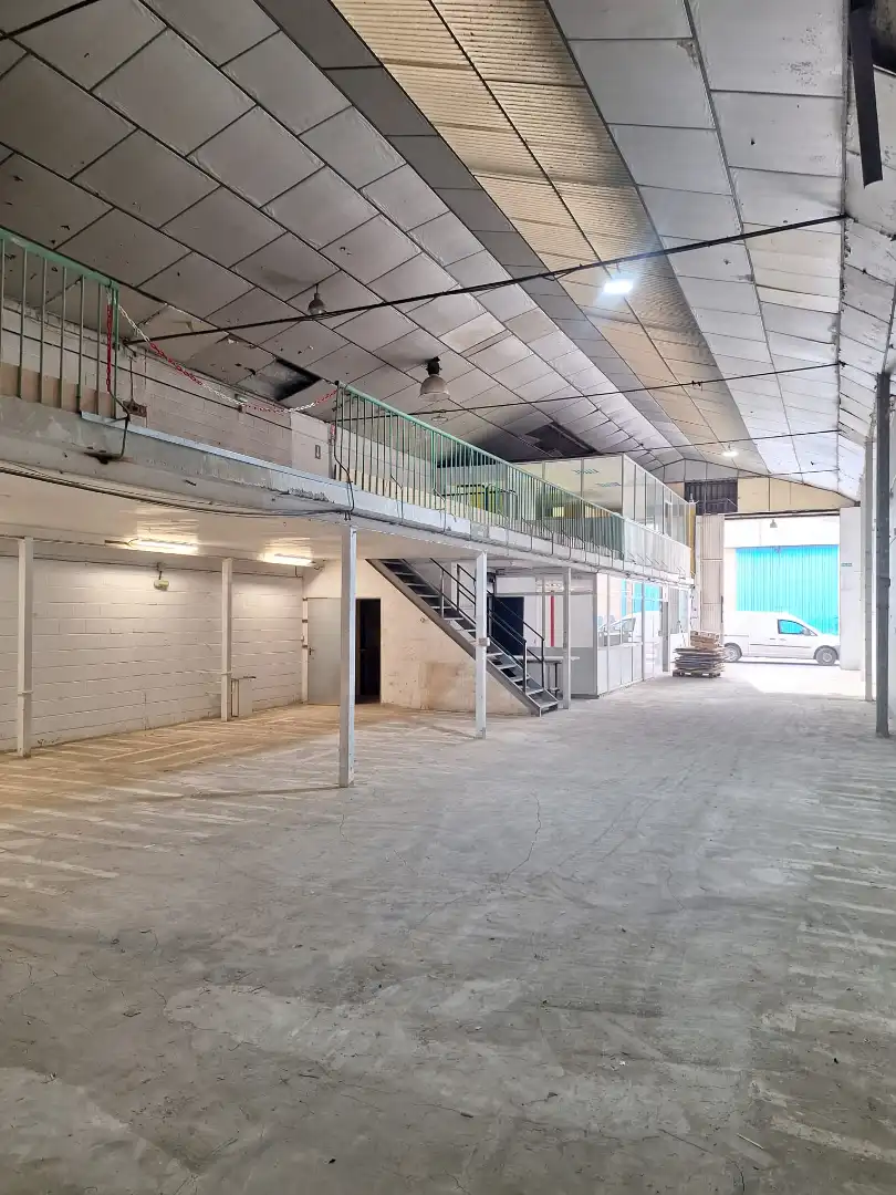 Nave industrial en alquiler en Calle Pino Alepo, imagen 2