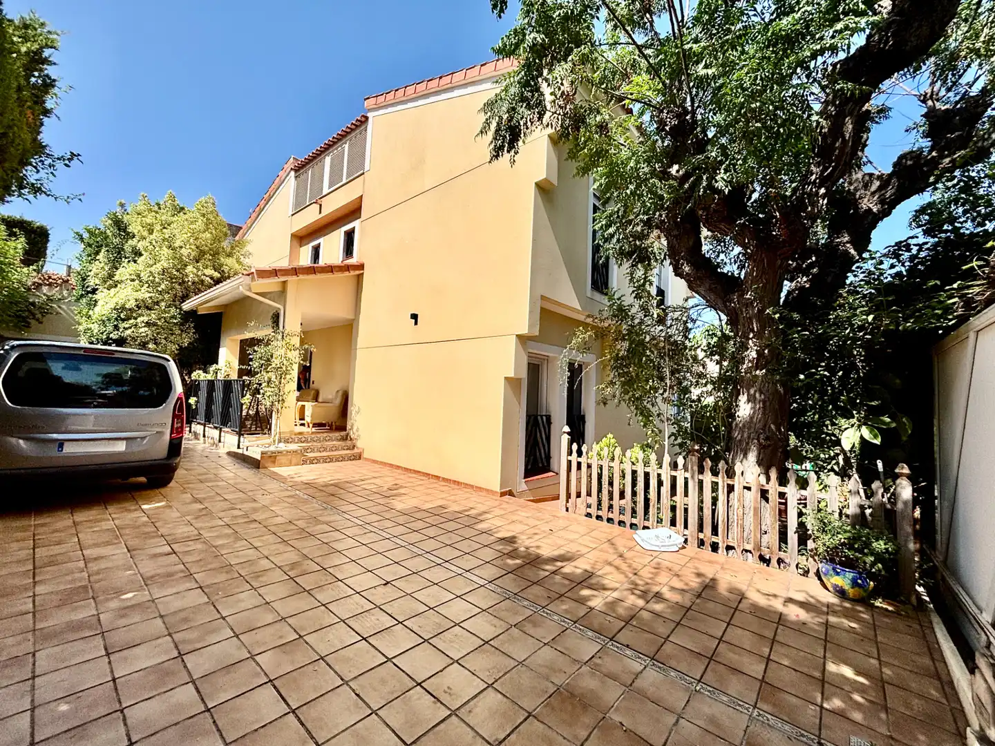 Vista exterior de Casa o xalet en venda en Alicante / Alacant amb Aire condicionat, Calefacció i Jardí privat