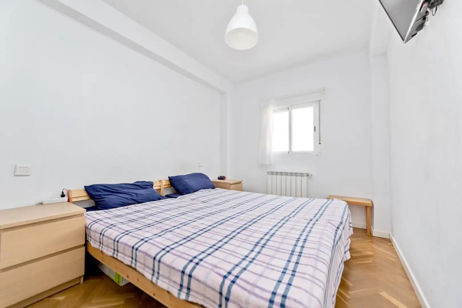 Bedroom of Flat for sale in Madrid  with Air Conditioner, Heating and Parquet flooring