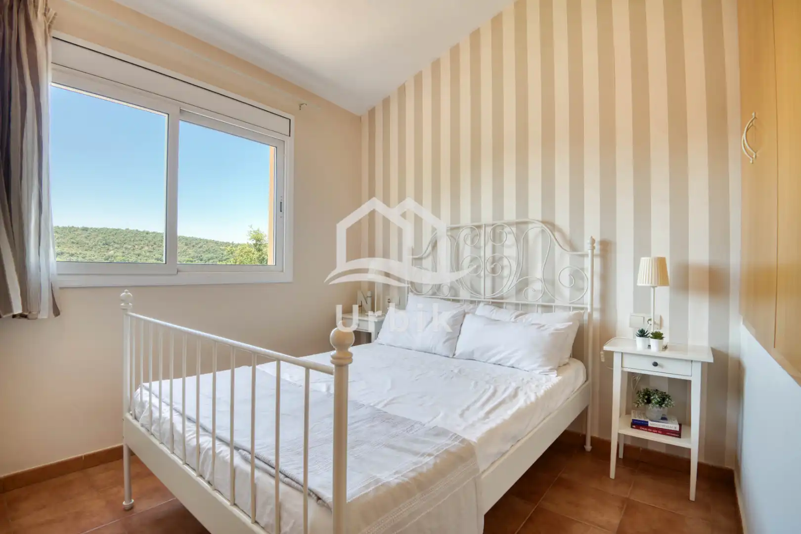 Schlafzimmer von Einfamilien-Reihenhaus zum Verkauf in Castell d'Aro, Platja d'Aro i s'Agaró mit Klimaanlage, Heizung und Terrasse