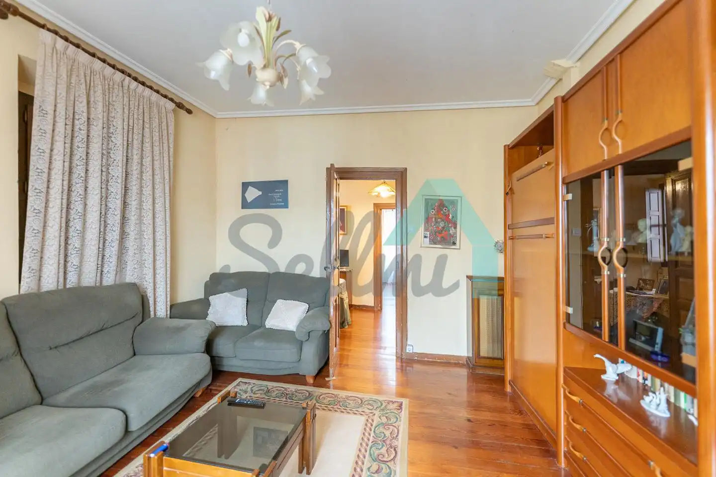 Sala de estar de Piso en venta en Llanes con Calefacción, Parquet y Balcón