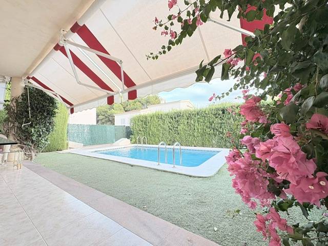 Casa-chalet en Venta en Els Terrers