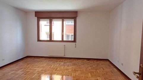 Foto 2 de Piso de alquiler en N/a, Llano, Gijón