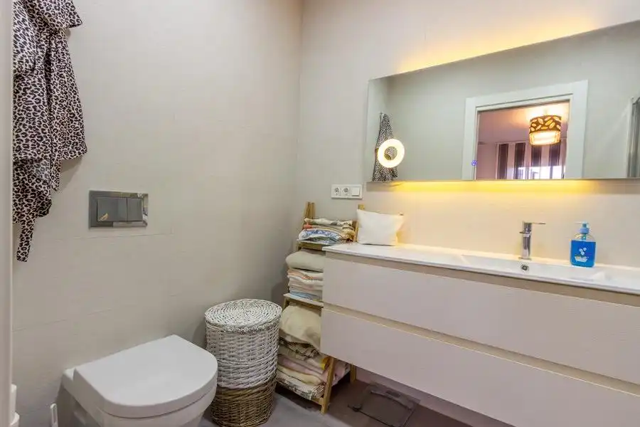 Bathroom of Attic for sale in Elche / Elx  with Air Conditioner, Heating and Private garden