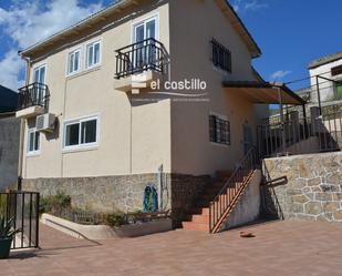 Vista exterior de Casa o xalet en venda en Mijares amb Terrassa i Balcó