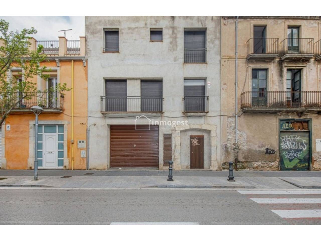 Vista exterior de Casa o xalet en venda en Salt amb Terrassa