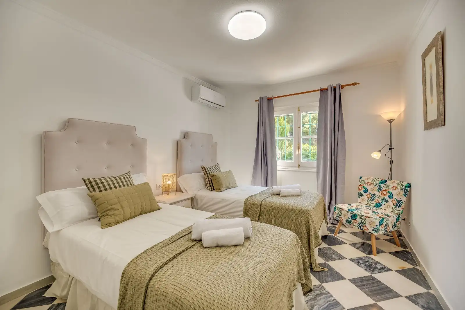 Habitación de Casa o chalet en venta en Marbella con Aire acondicionado, Calefacción y Jardín privado