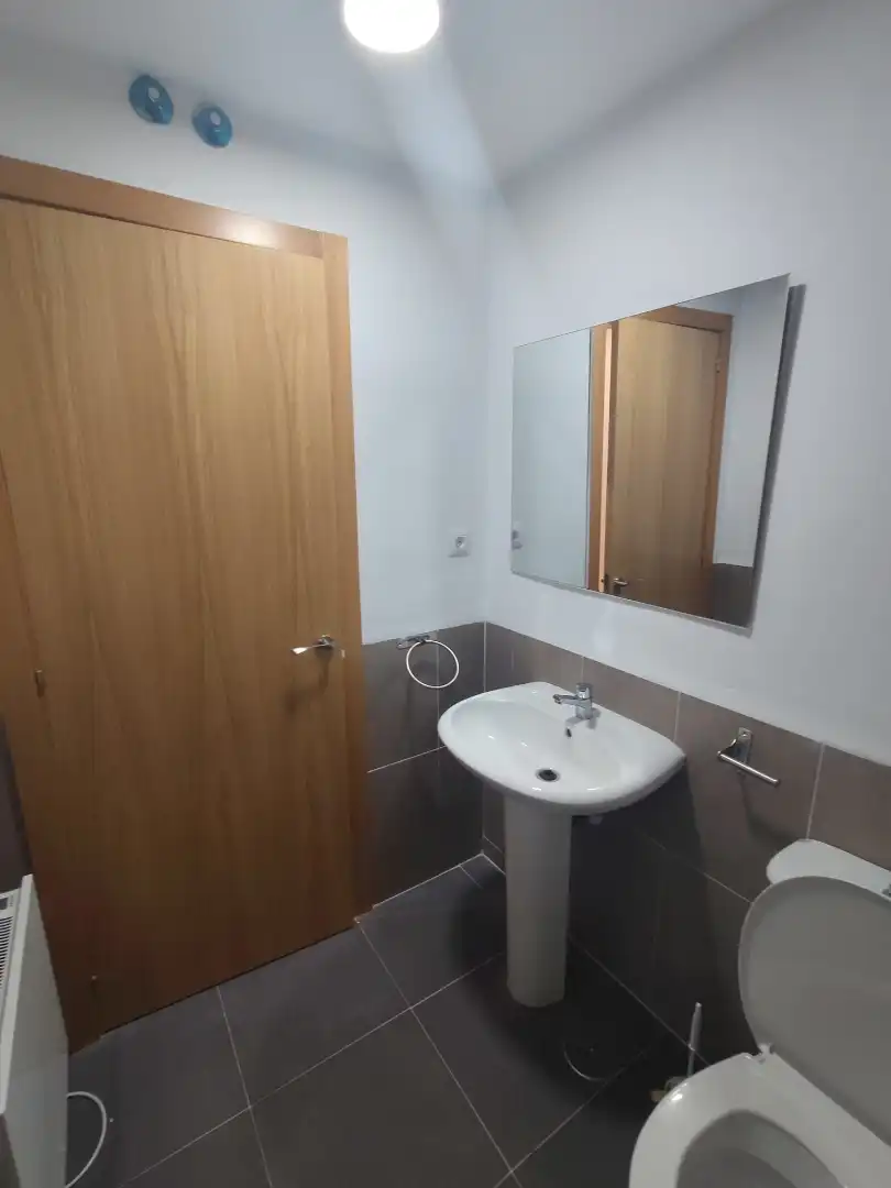 Bathroom of Flat for rent in Huerta de Valdecarábanos  with Furnished